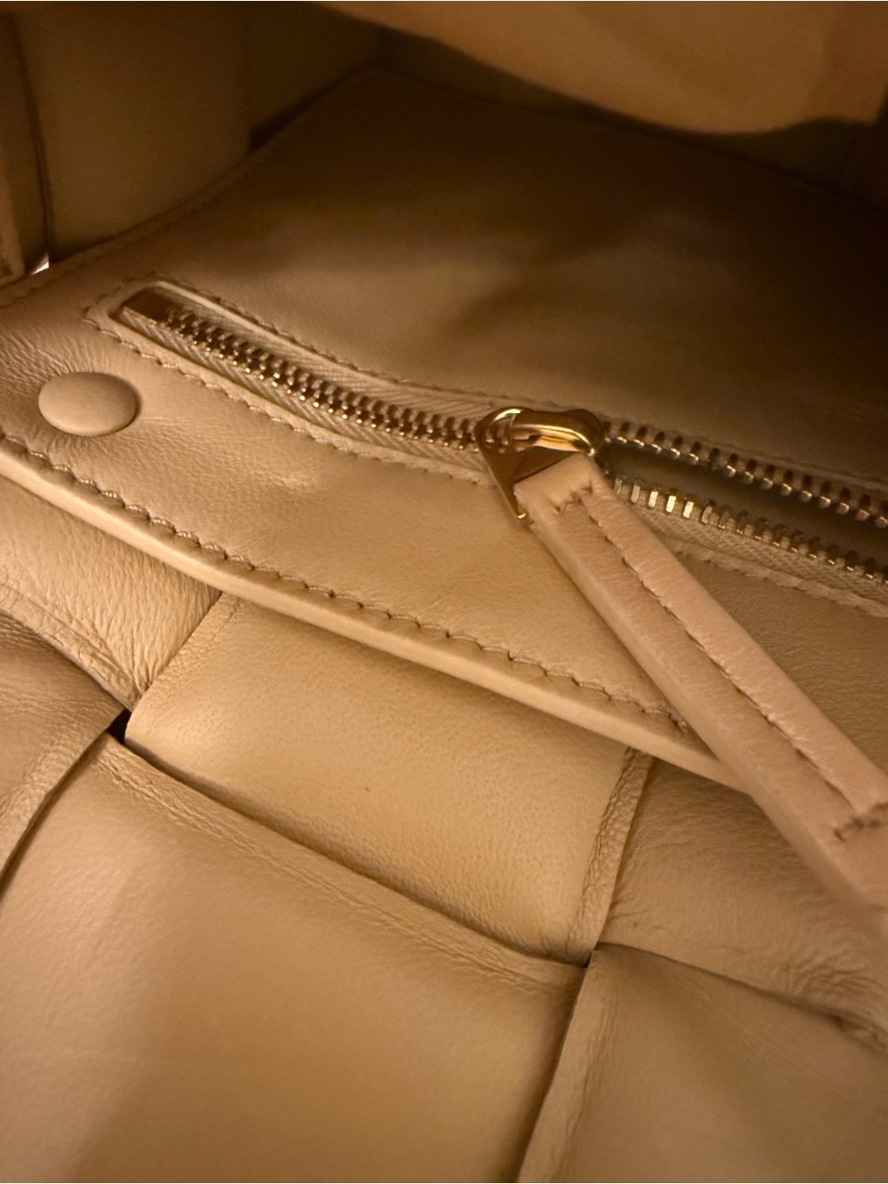 Bottega Woven Cassette Leather Shoulder/Clutch Bag in Beige/Light Tan - Picture 6 of 7